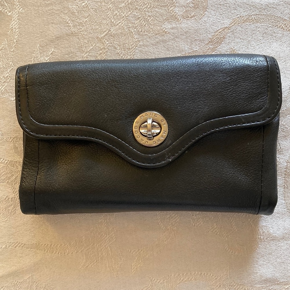 Sleek Black Wallet with Timeless DesignMarc by Marc Jacobs wallet